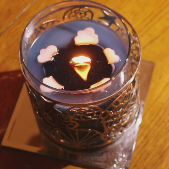 the breezy bunny candle shows sparkle and glitter as it melts in the video 