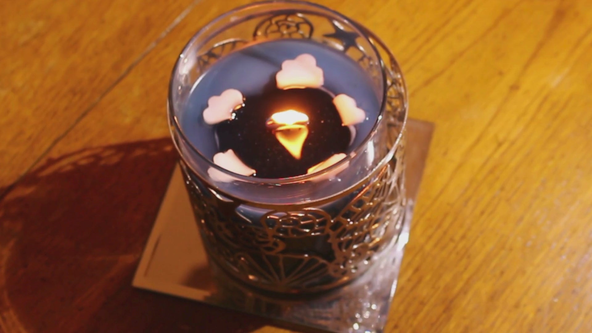 the breezy bunny candle shows sparkle and glitter as it melts in the video 